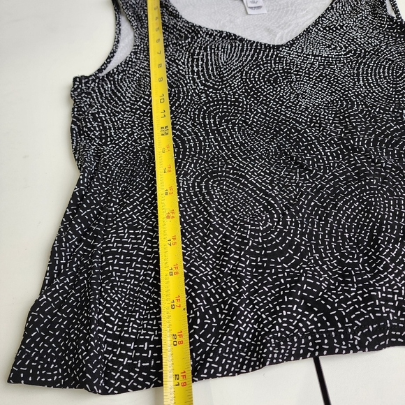 Talbots Women's Stretch Sleeveless V-Neck Black White Geo Pullover Tank Top PM - Picture 8 of 10